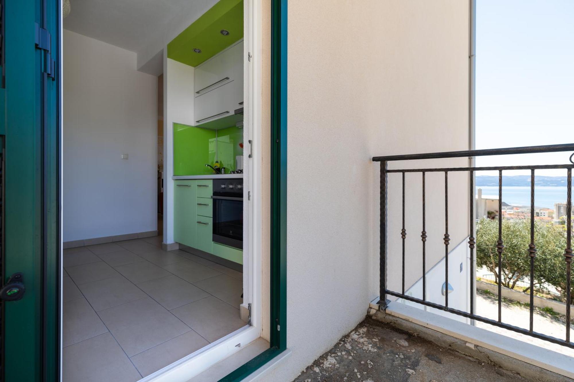Apartments With A Parking Space Dugi Rat, Omis - 19516 Bilik gambar