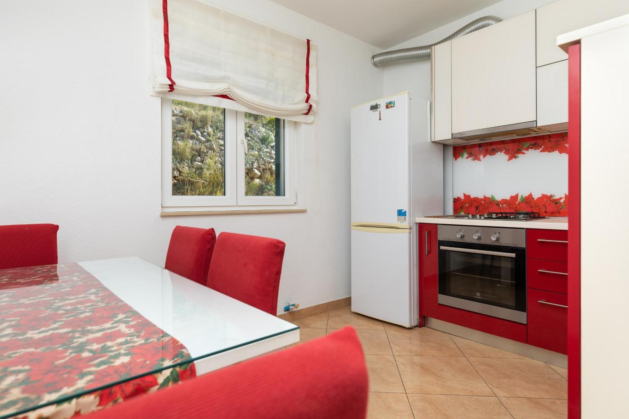 Apartments With A Parking Space Dugi Rat, Omis - 19516 Bilik gambar